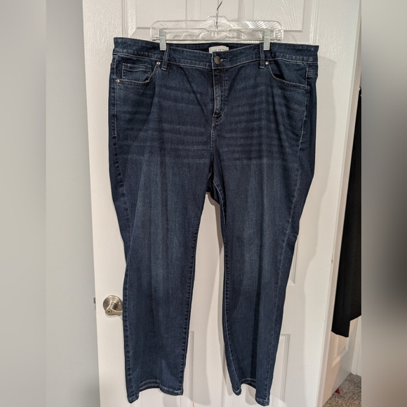 Lane Bryant Dark Wash Signature Fit Mid-Rise Straight Denim Jean Size 24S Short - Picture 1 of 14